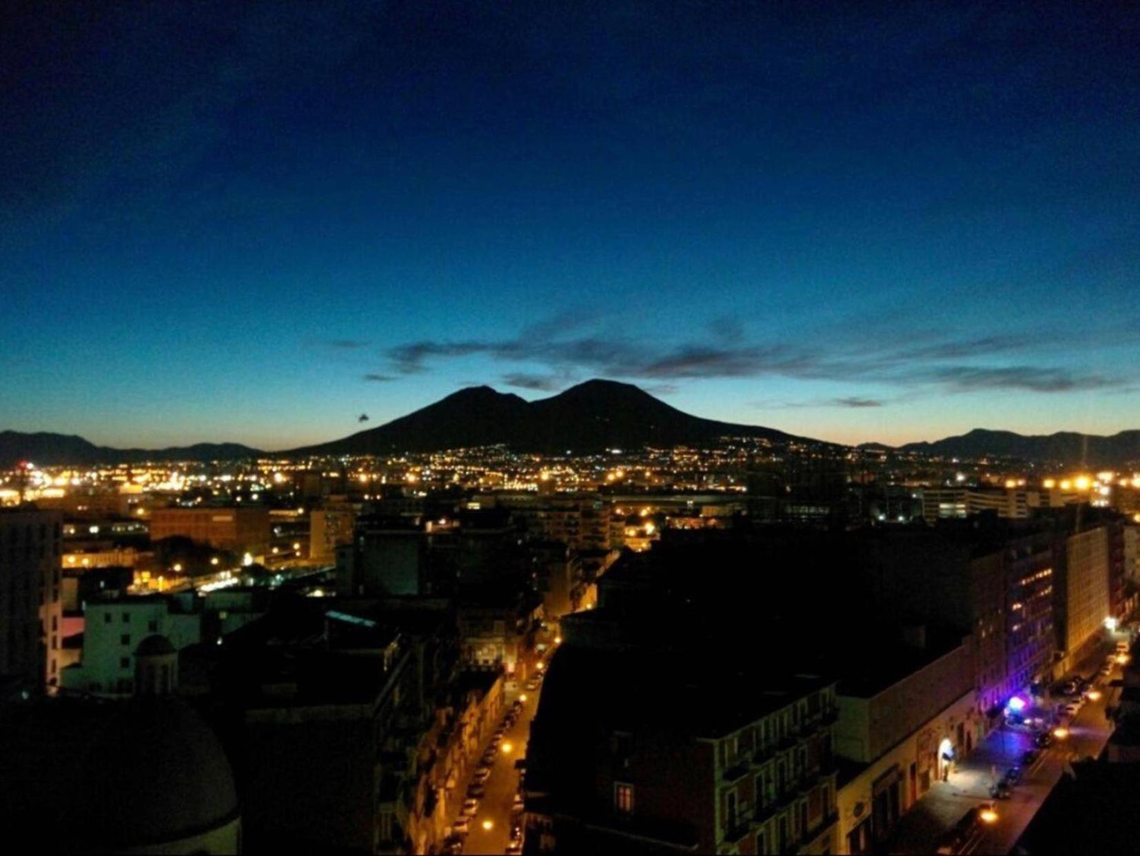 Regal * Naples